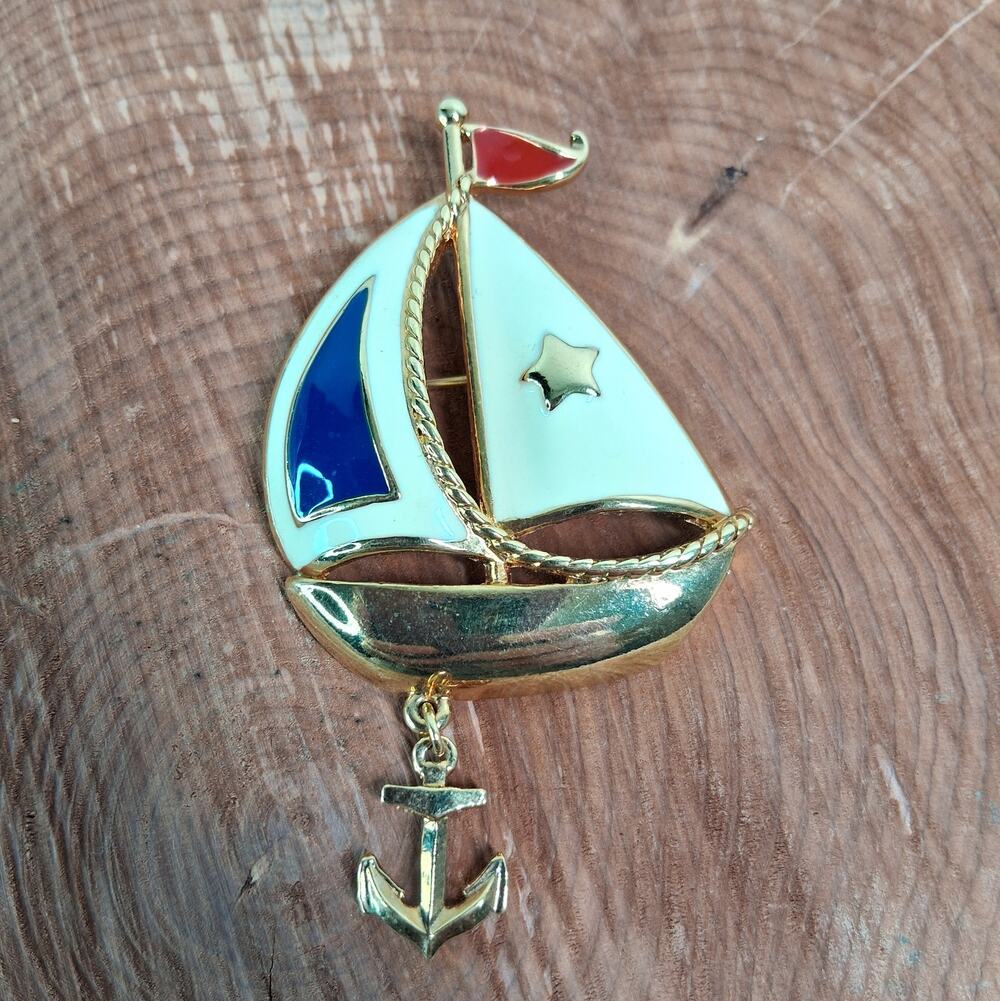 Avon Sailboat &‎ Dangling Anchor Pin Brooch Vintage Nautical Sailing Gold Tone